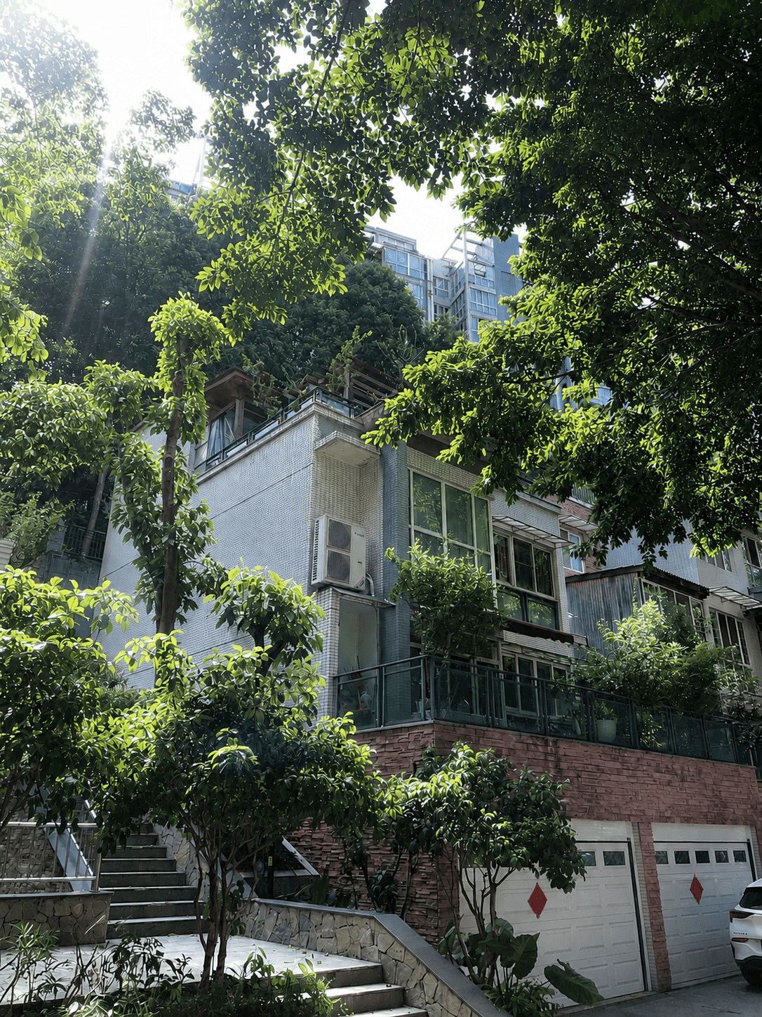 信阳岛居岁月从容升级：小小岛老别墅加装蒂升悦行款电梯